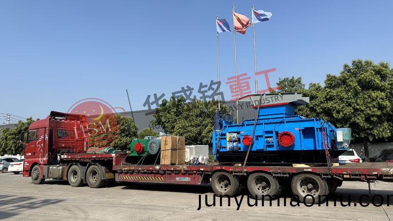 石(shi)灰(hui)石(shi)製(zhi)砂(sha)用對(dui)輥(gun)打(da)砂(sha)機有(you)什麼(me)優勢(shi)?
